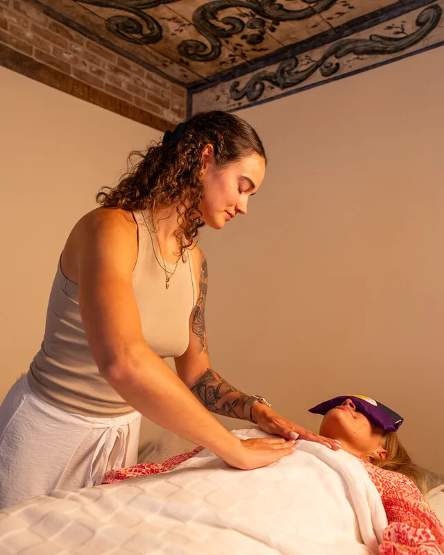 Reiki-Behandlung mit sanftem Handauflegen in Buxtehude